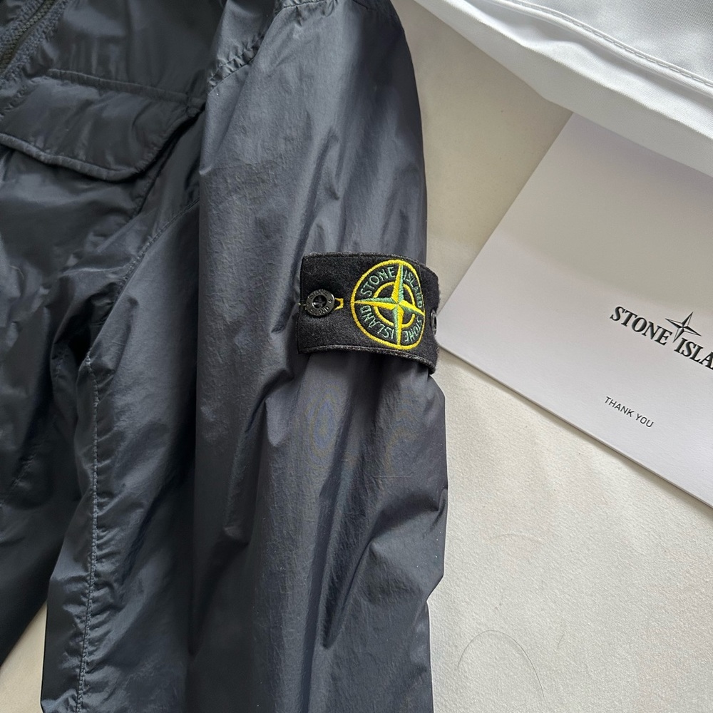 Stone island crinkle rep jacket with primaloft in XL worn only once. Pristine